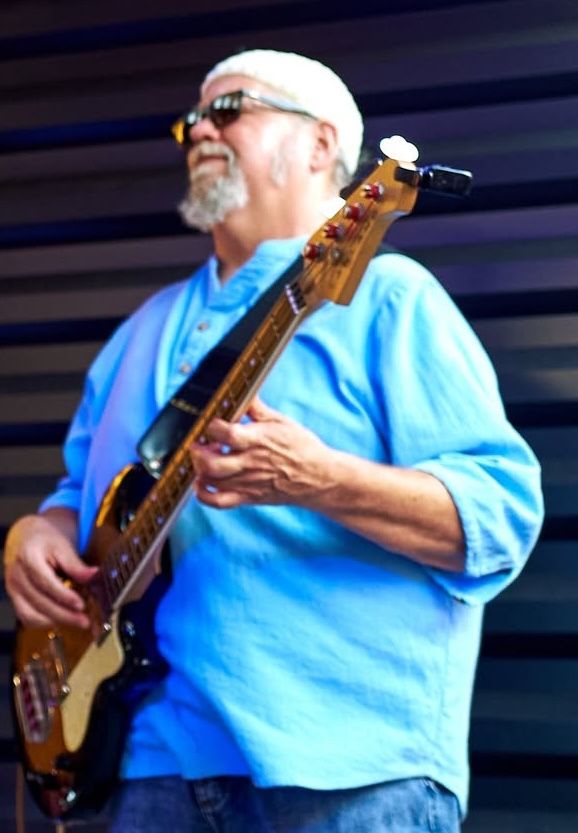 Peter Fuller - Bass
